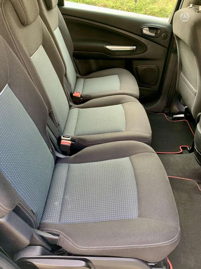 Ford S-MAX 2014 — photo 13