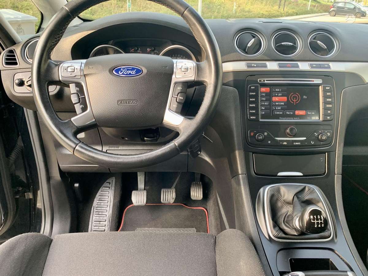 Ford S-MAX 2014 — photo 15