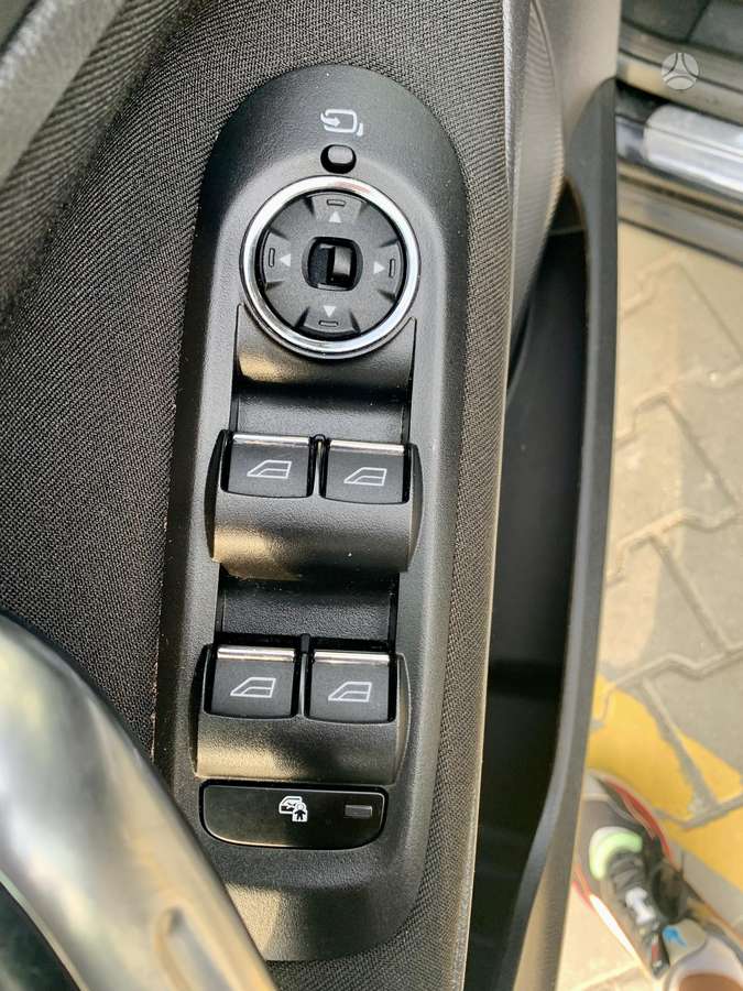 Ford S-MAX 2014 — photo 18