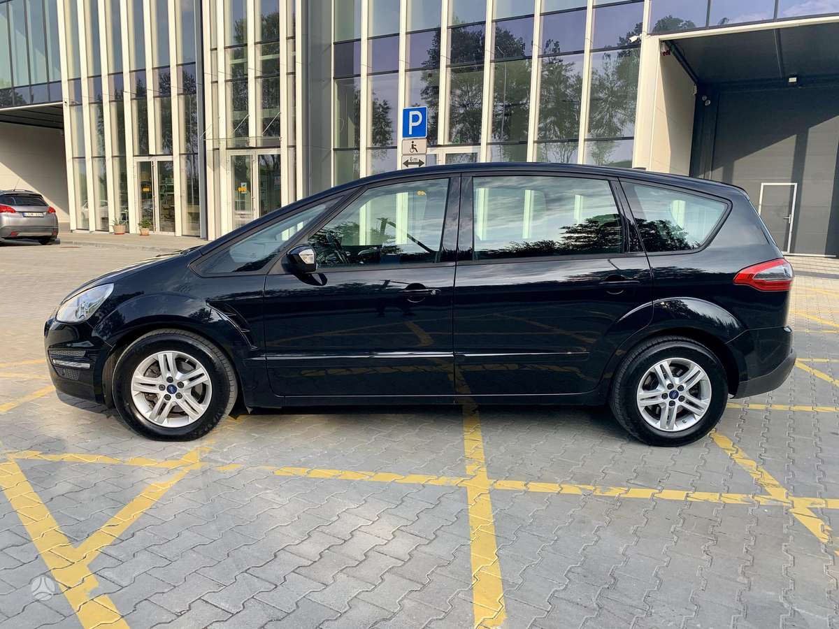 Ford S-MAX 2014 — rear view
