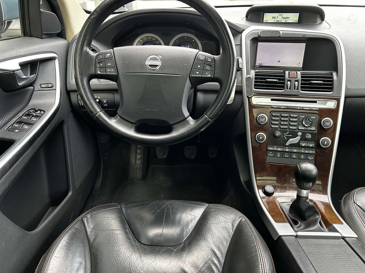 Volvo XC60 2009 — photo 12