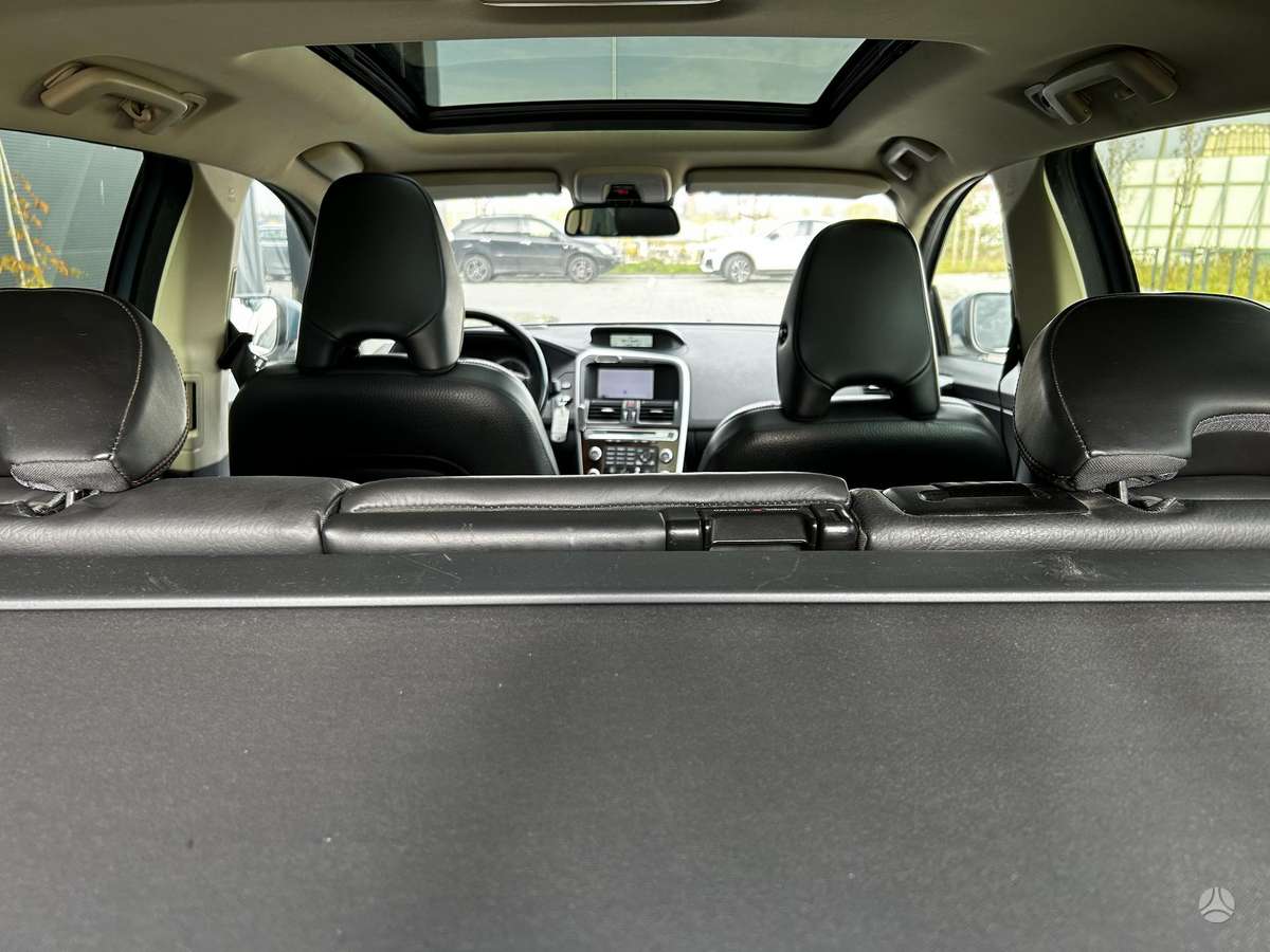 Volvo XC60 2009 — photo 14