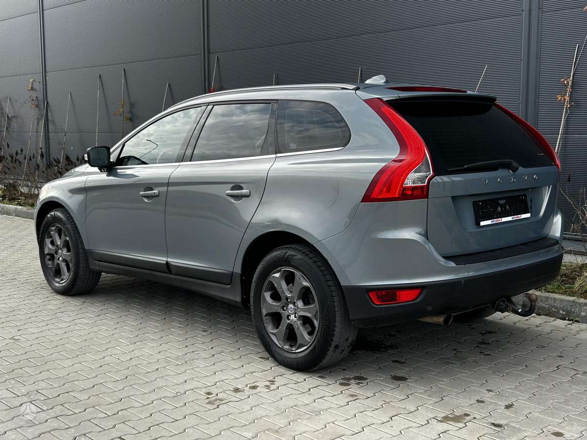 Volvo XC60 2009 — interior
