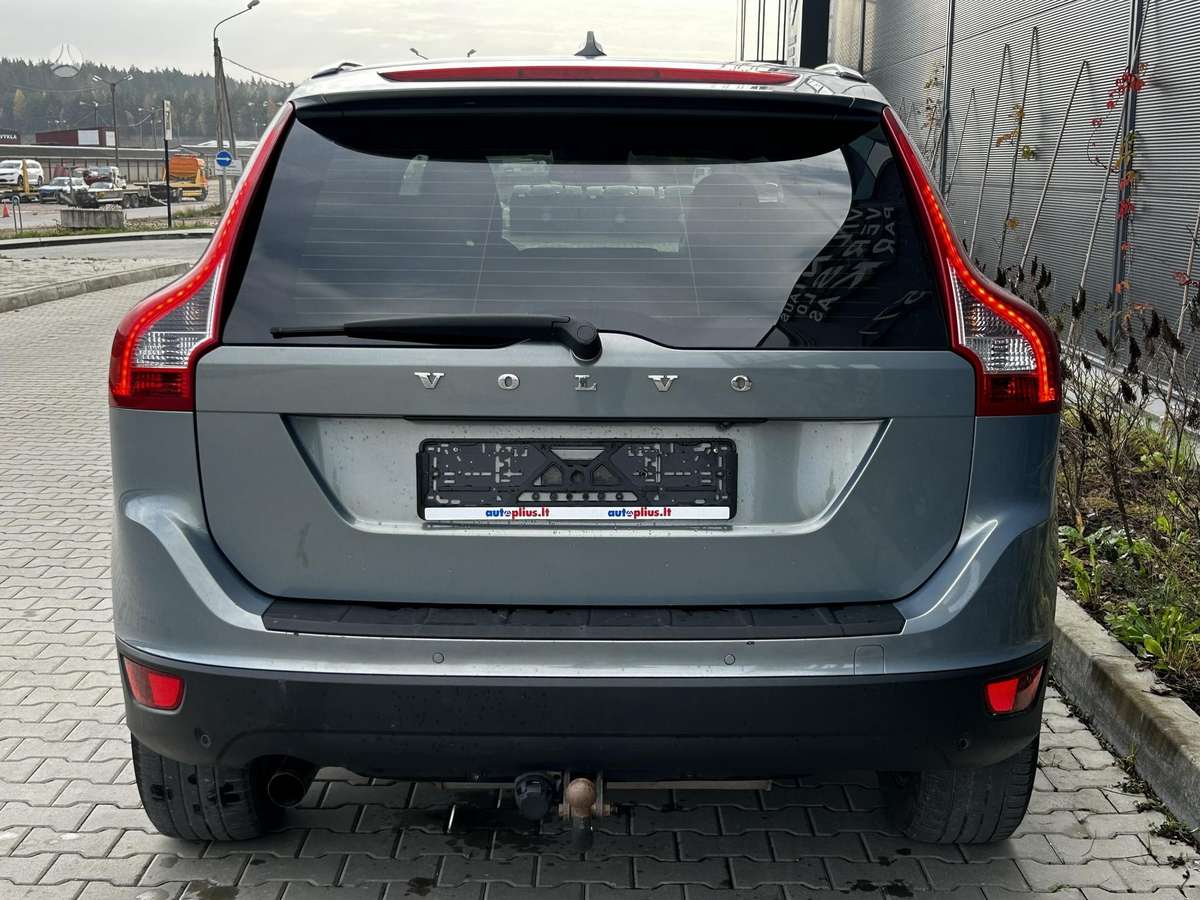 Volvo XC60 2009 — engine 2400 cm³, 185 HP (136kW)