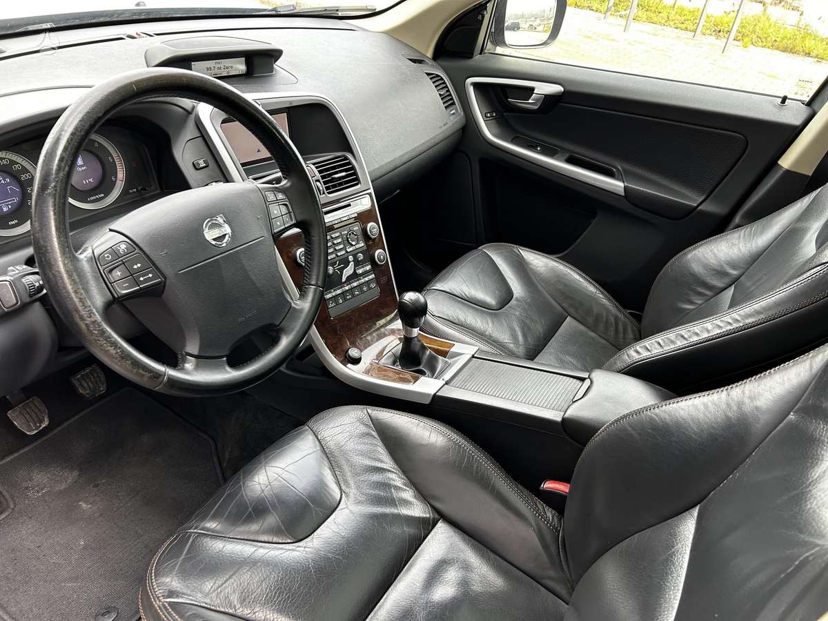 Volvo XC60 2009 — photo 9