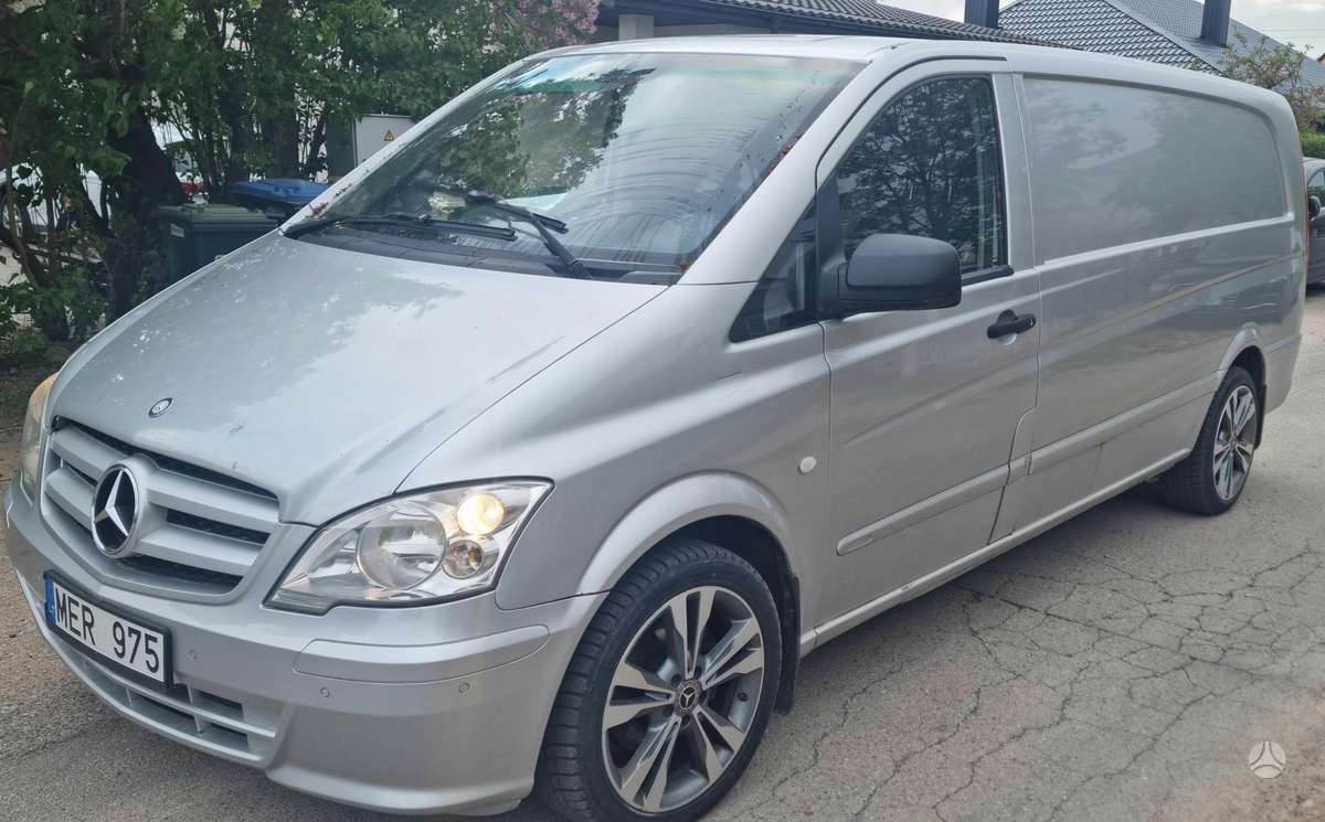 Mercedes-Benz Vito 2013 — rear view