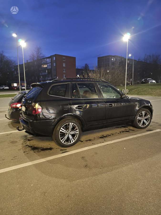BMW X3 2004 — rear view