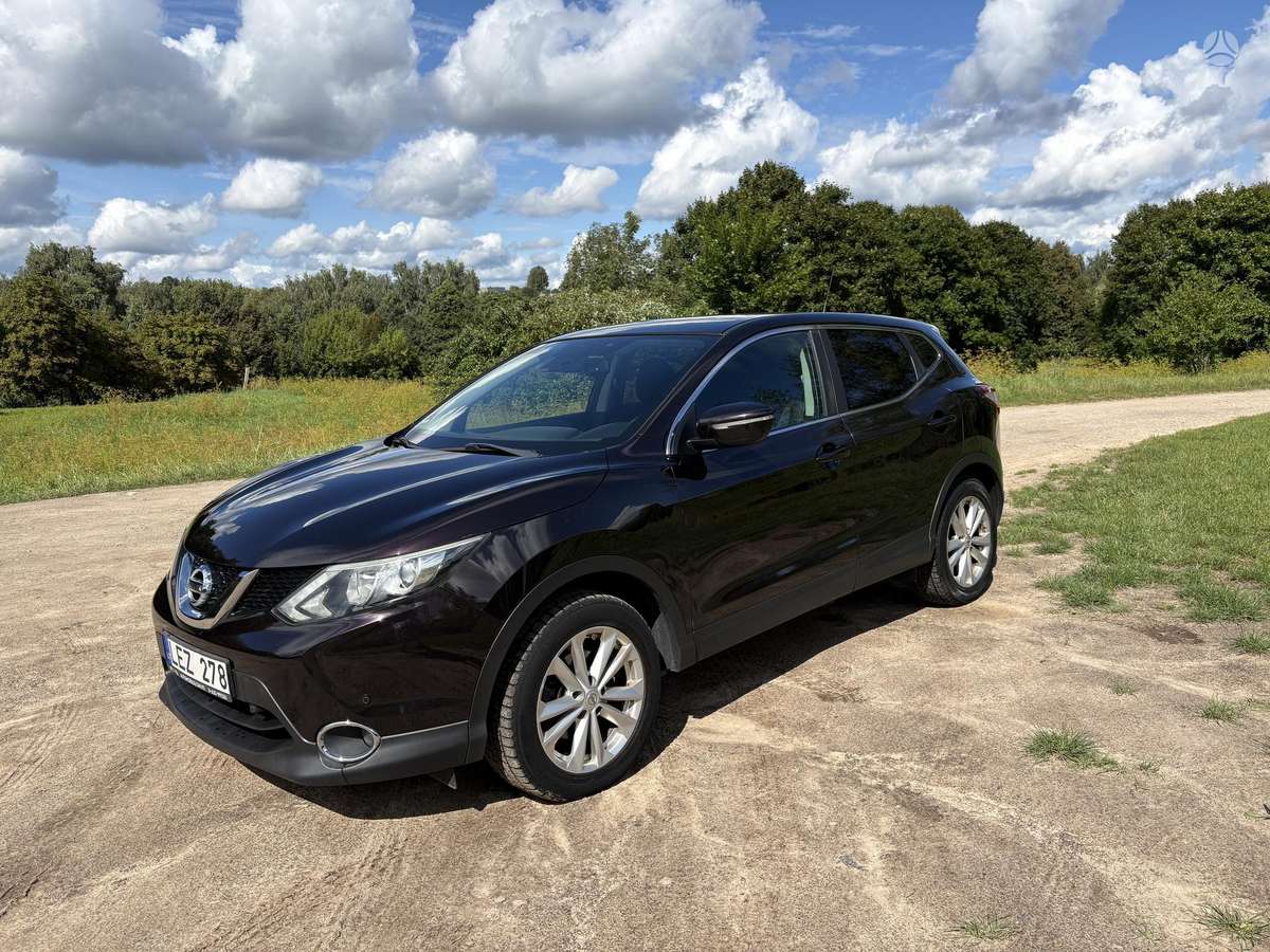 Nissan Qashqai 2014 — rear view