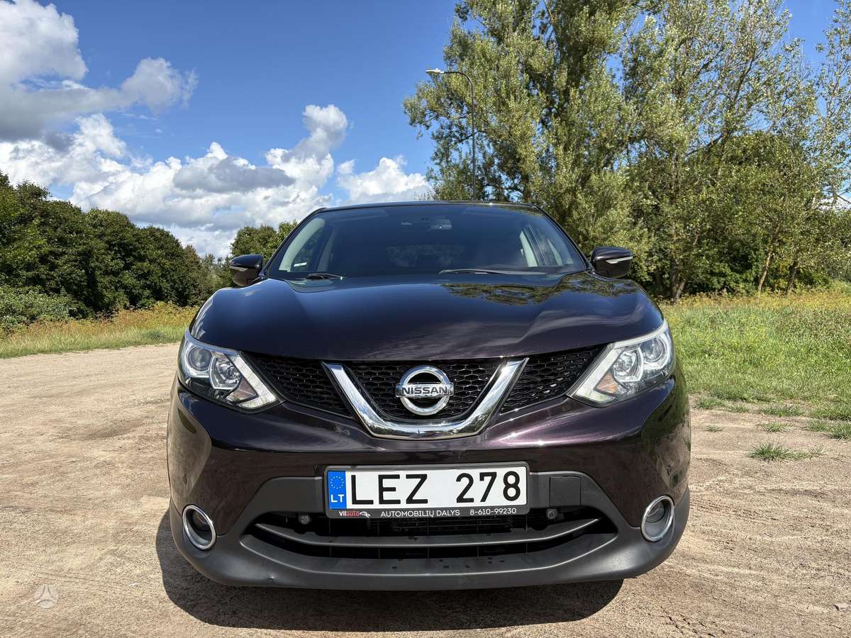 Nissan Qashqai 2014 — interior
