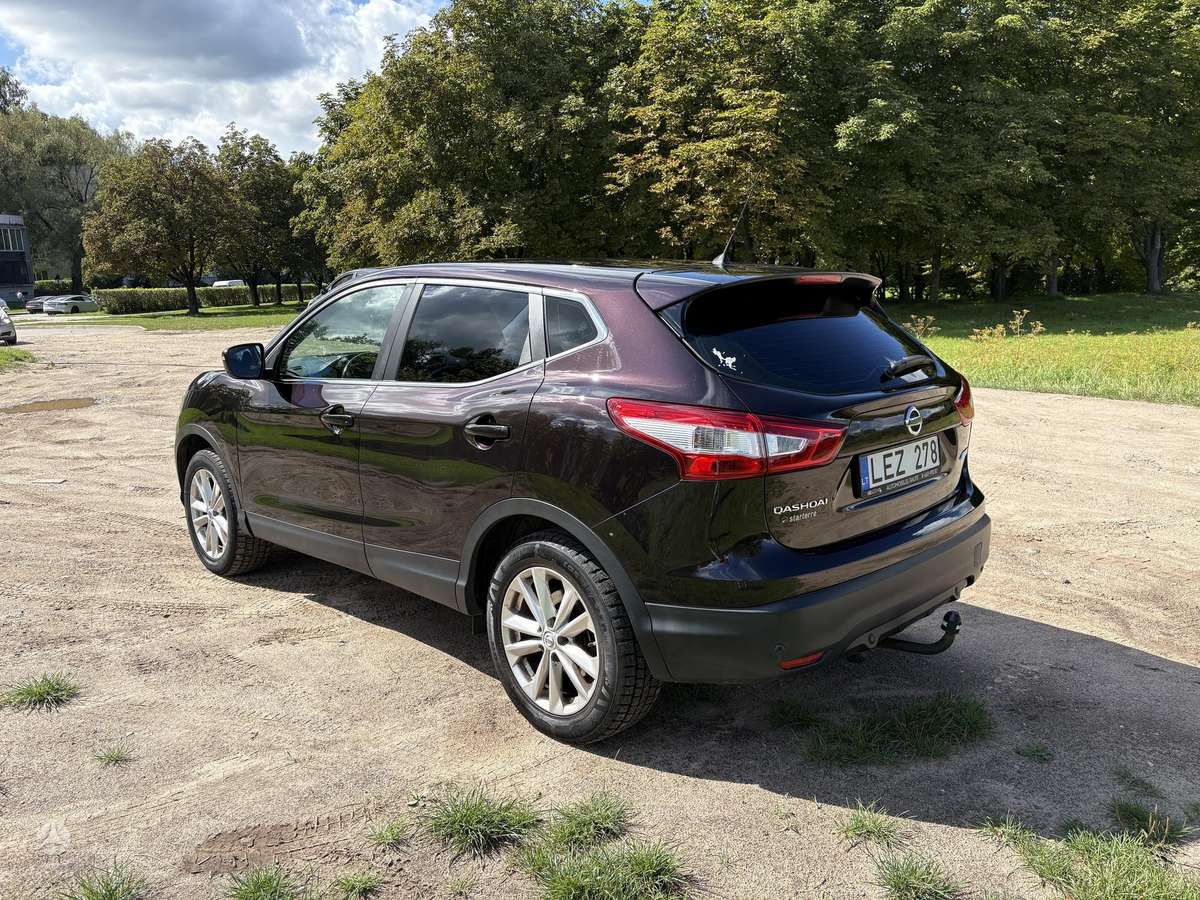 Nissan Qashqai 2014 — engine 1598 cm³, 131 HP (96kW)