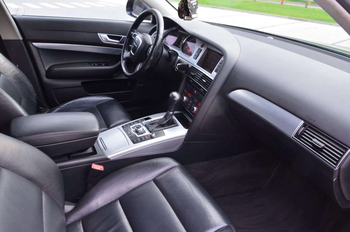 Audi A6 2011 — photo 30