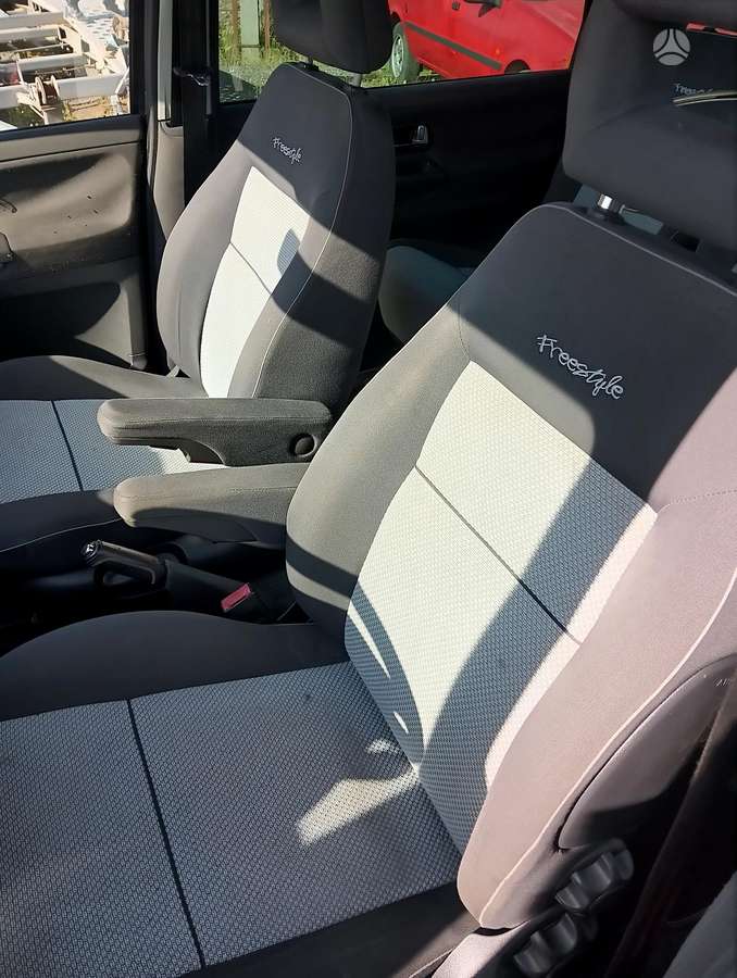 Volkswagen Sharan 2009 — photo 12