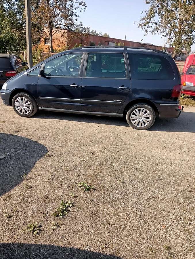 Volkswagen Sharan 2009 — photo 8