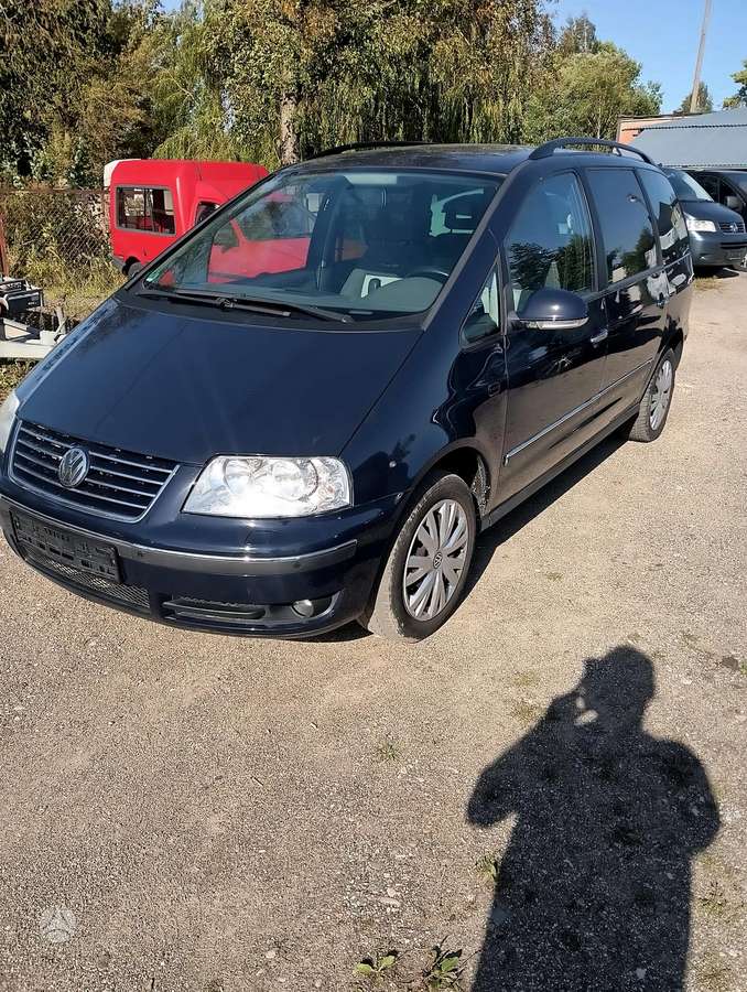 Volkswagen Sharan 2009 — photo 9