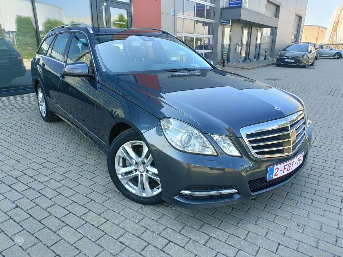Mercedes-Benz E220 2012 — photo 14