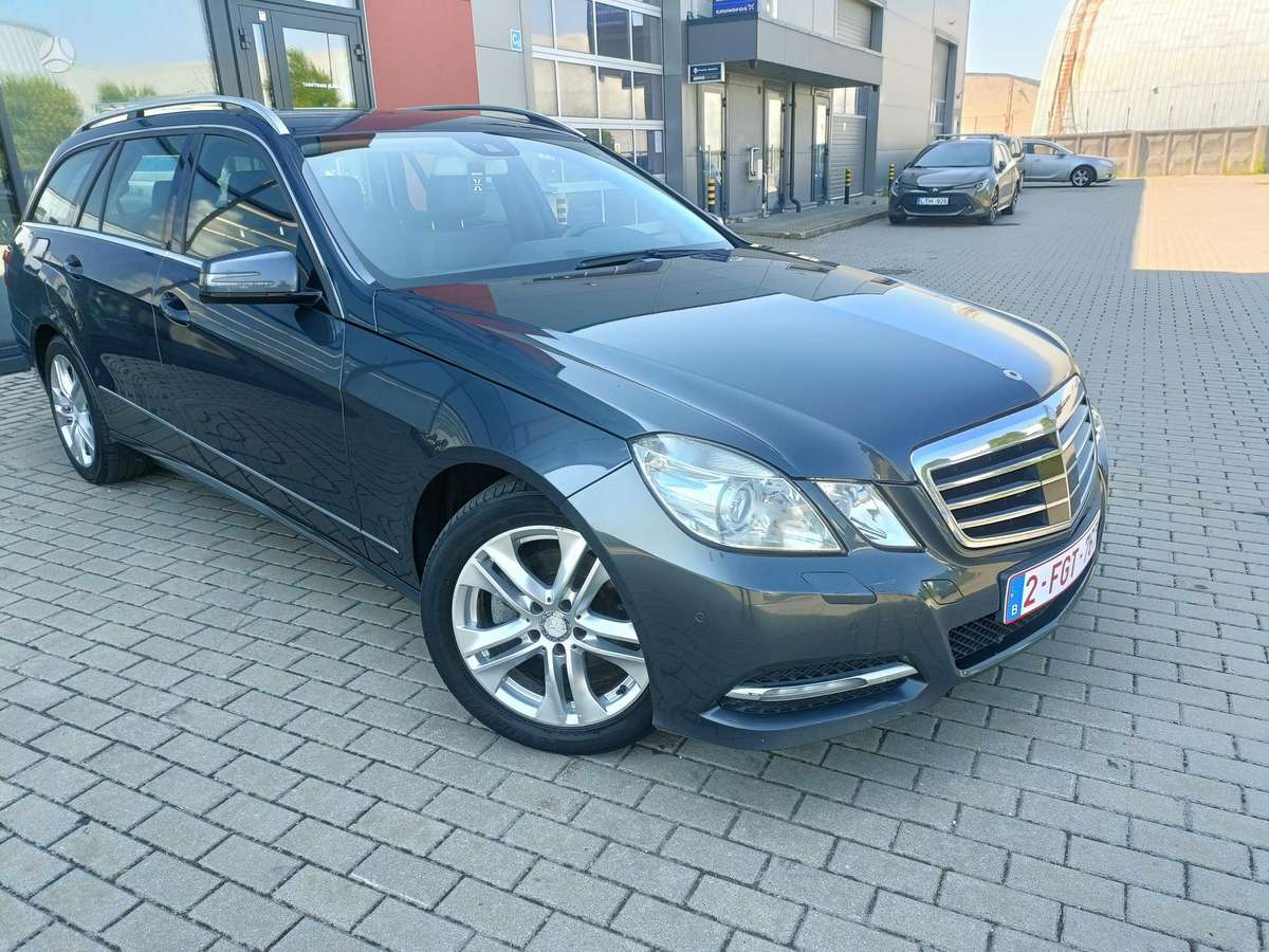 Mercedes-Benz E220 2012 — photo 20
