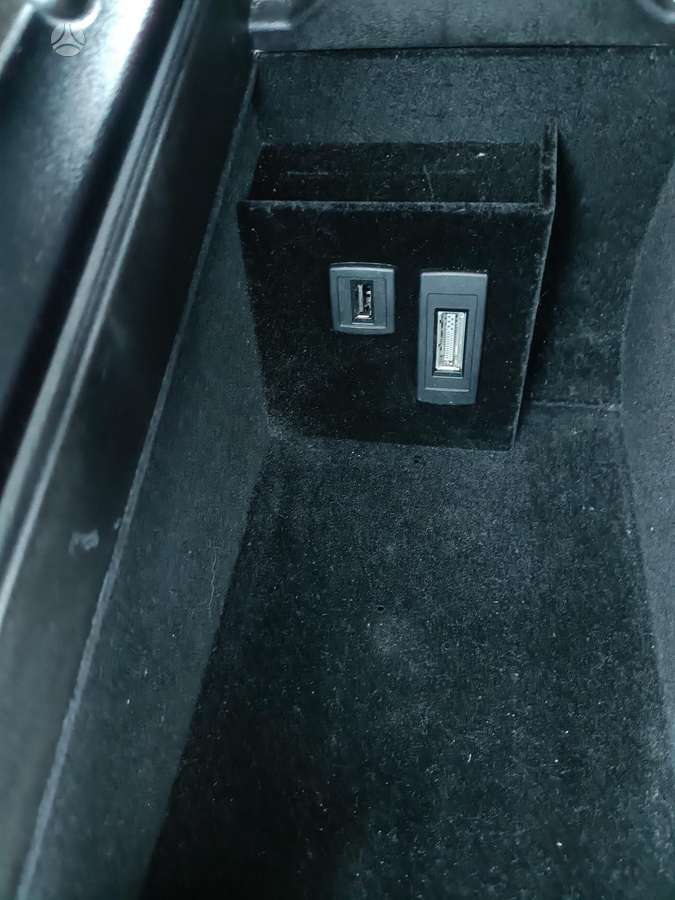 Mercedes-Benz E220 2012 — photo 21