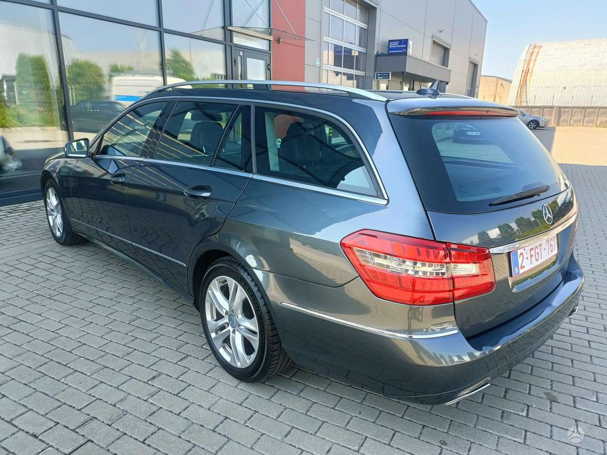 Mercedes-Benz E220 2012 — photo 27