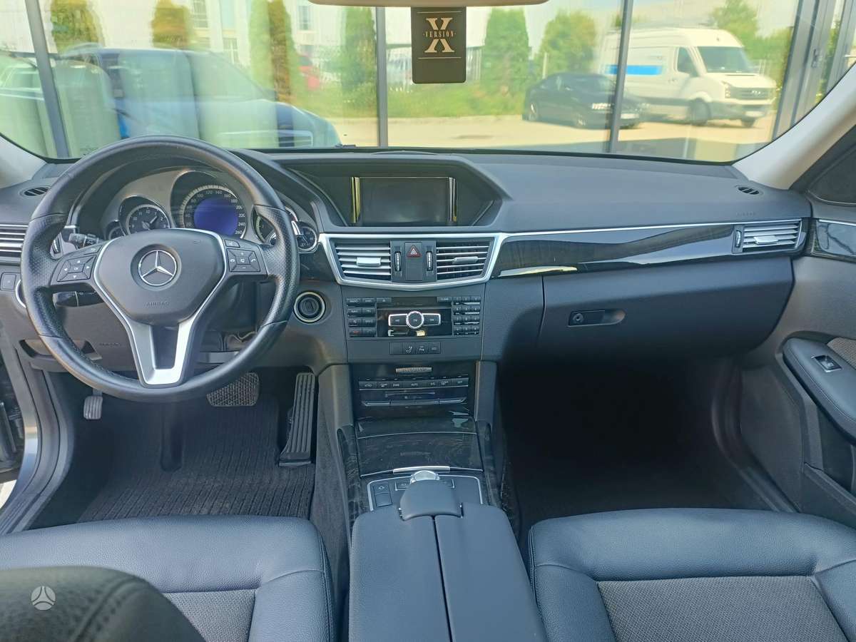 Mercedes-Benz E220 2012 — engine 2143 cm³, 163 HP (120kW)