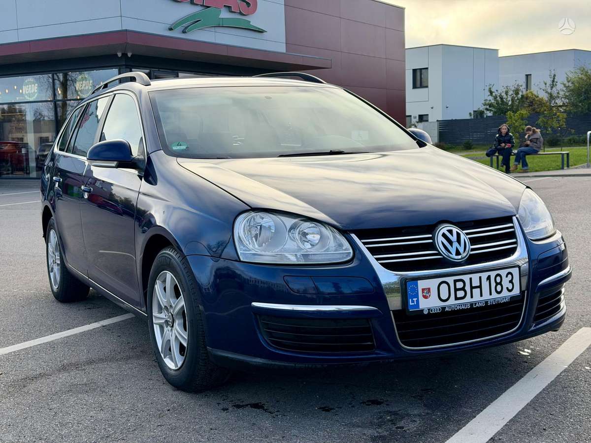 Volkswagen Golf 2009 — interior