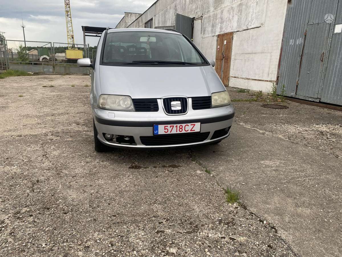 Seat Alhambra 2006 — салон