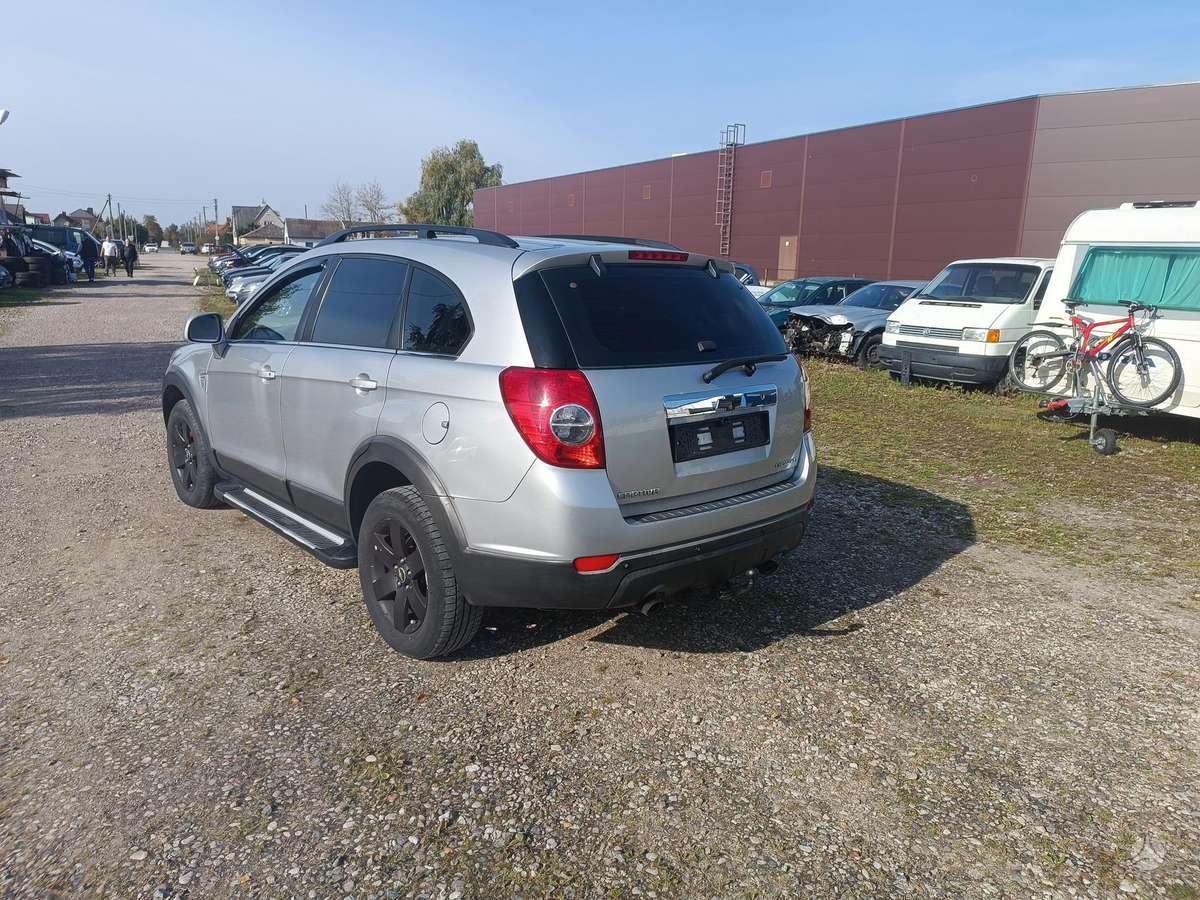 Chevrolet Captiva 2008 — двигун 2000 cm³, 150 HP (110kW)