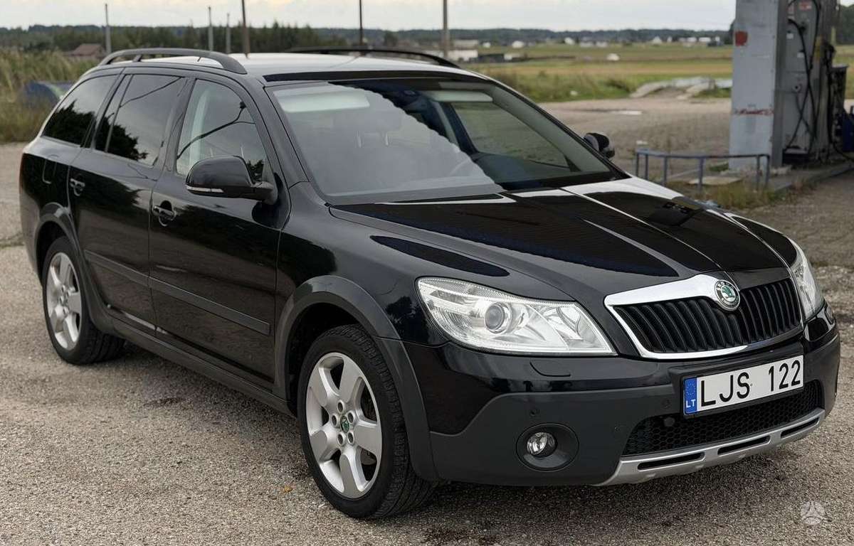 Skoda Octavia 2012 — interior