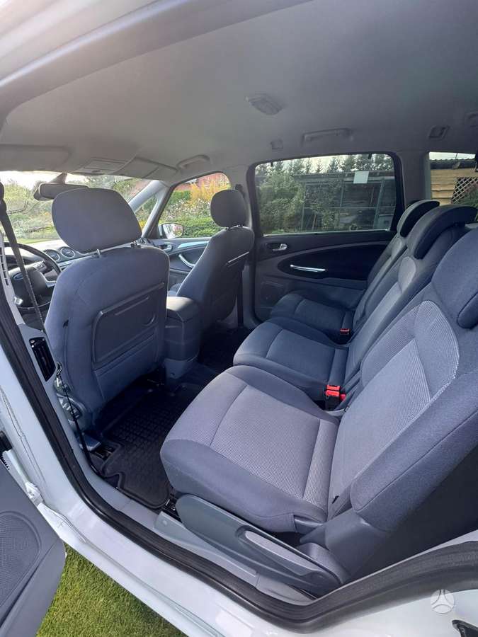 Ford S-MAX 2009 — photo 16