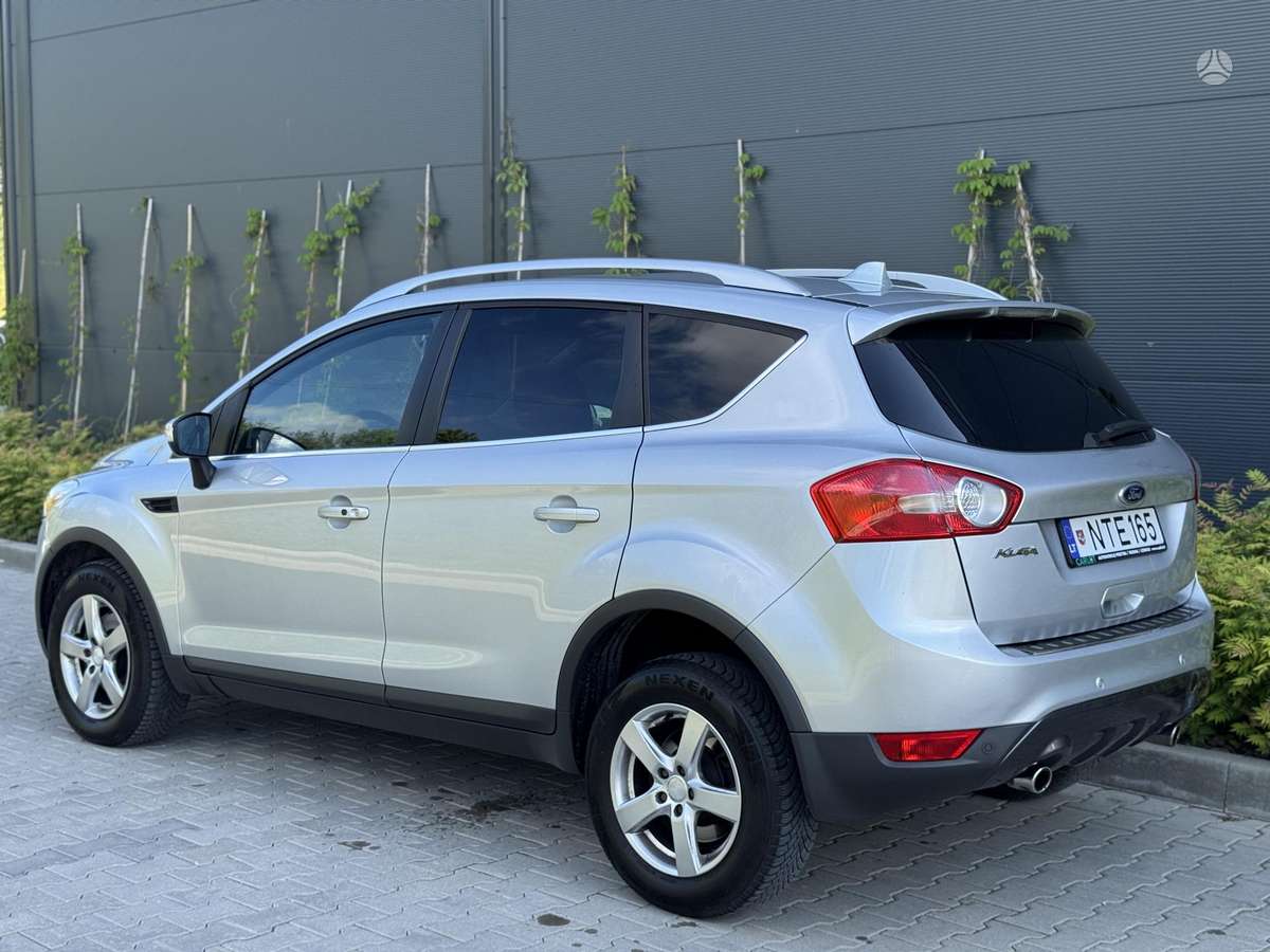 Ford Kuga 2012 — салон