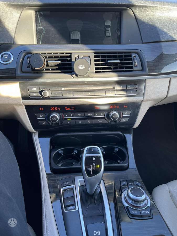 BMW 520 2011 — photo 12