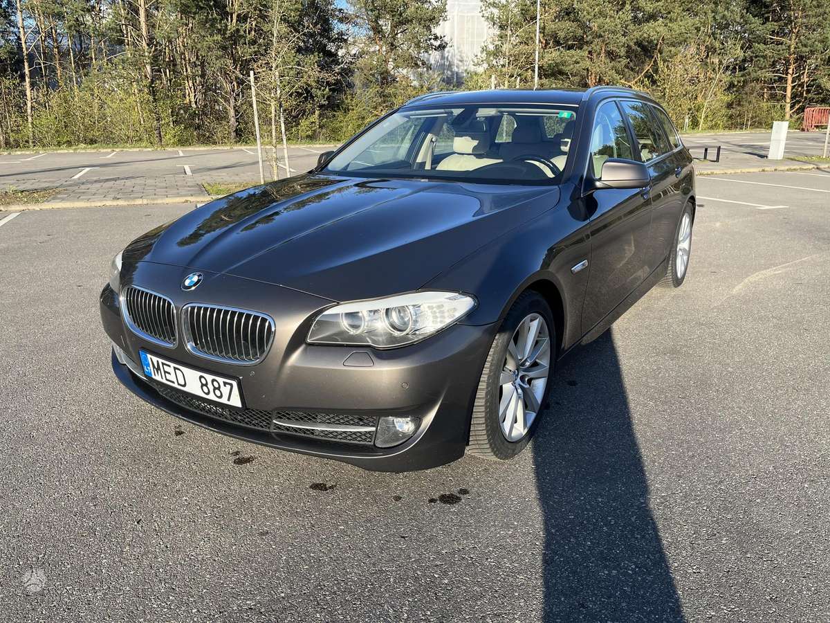 BMW 520 2011 — engine 2000 cm³, 184 HP (135kW)