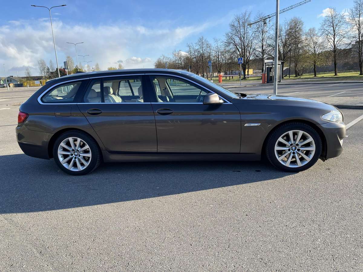 BMW 520 2011 — photo 5