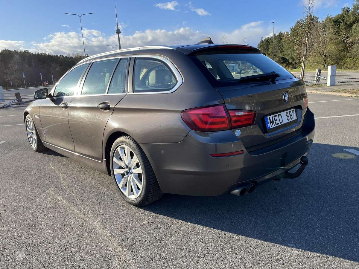 BMW 520 2011 — photo 7