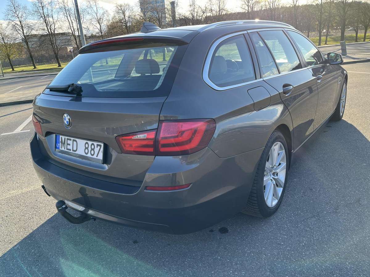BMW 520 2011 — photo 8