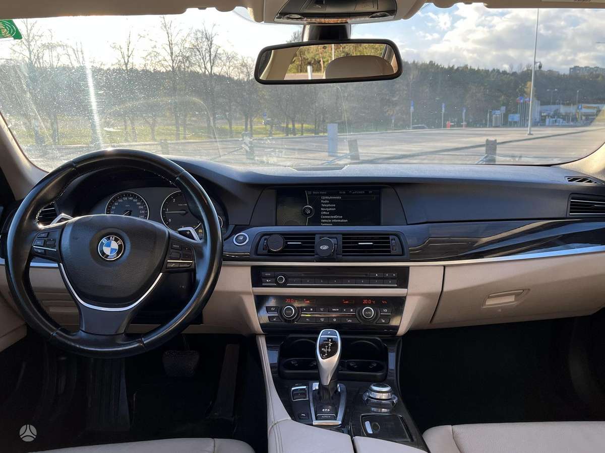 BMW 520 2011 — photo 9