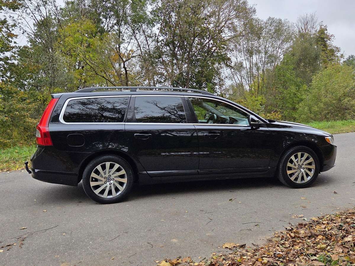 Volvo V70 2012 — engine 1984 cm³, 163 HP (120kW)