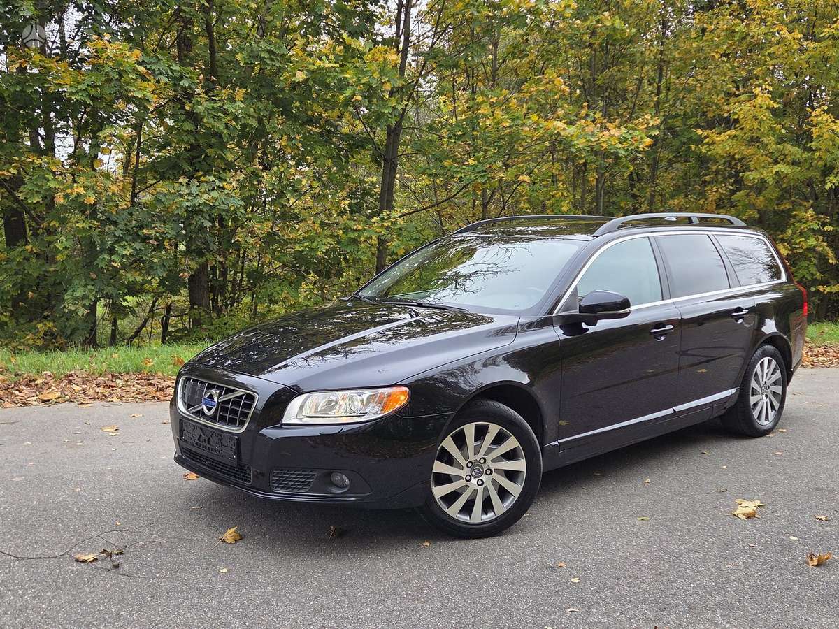 Volvo V70 2012 — photo 9