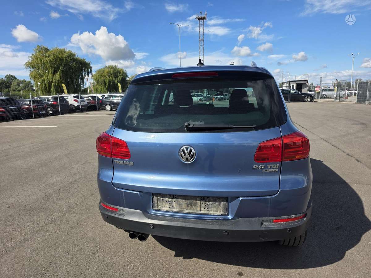 Volkswagen Tiguan 2011 — photo 10