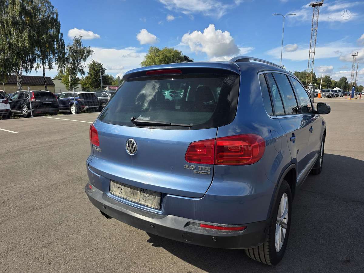 Volkswagen Tiguan 2011 — photo 11