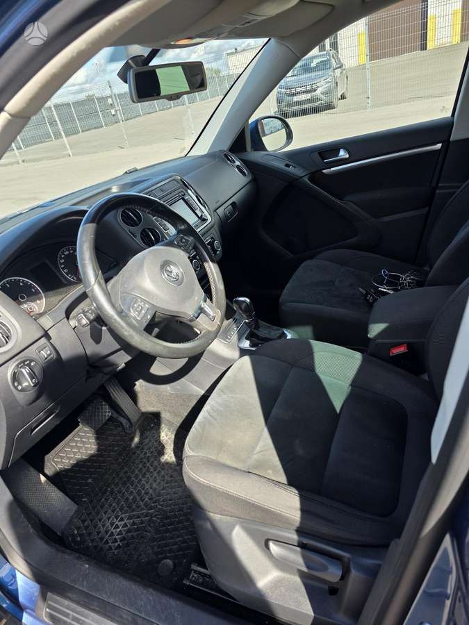 Volkswagen Tiguan 2011 — photo 23