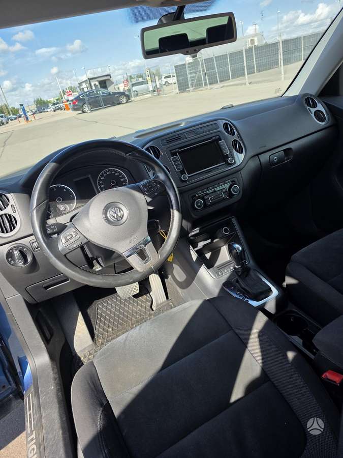 Volkswagen Tiguan 2011 — photo 25