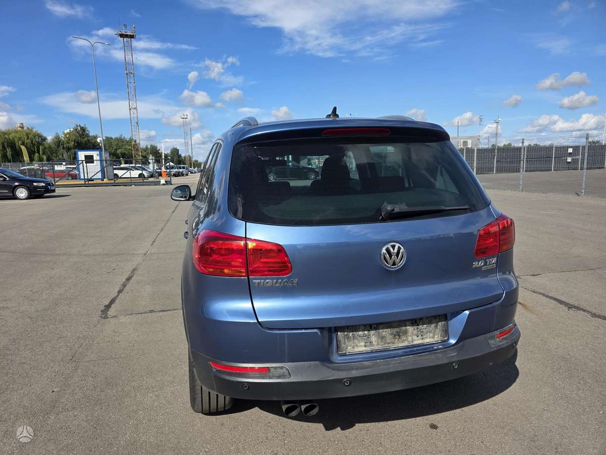 Volkswagen Tiguan 2011 — photo 9