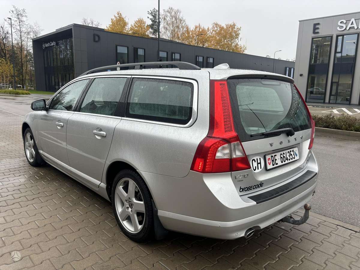 Volvo V70 2010 — photo 5