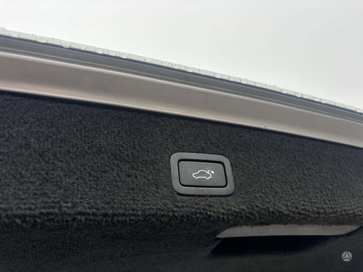 Volvo V70 2010 — photo 8