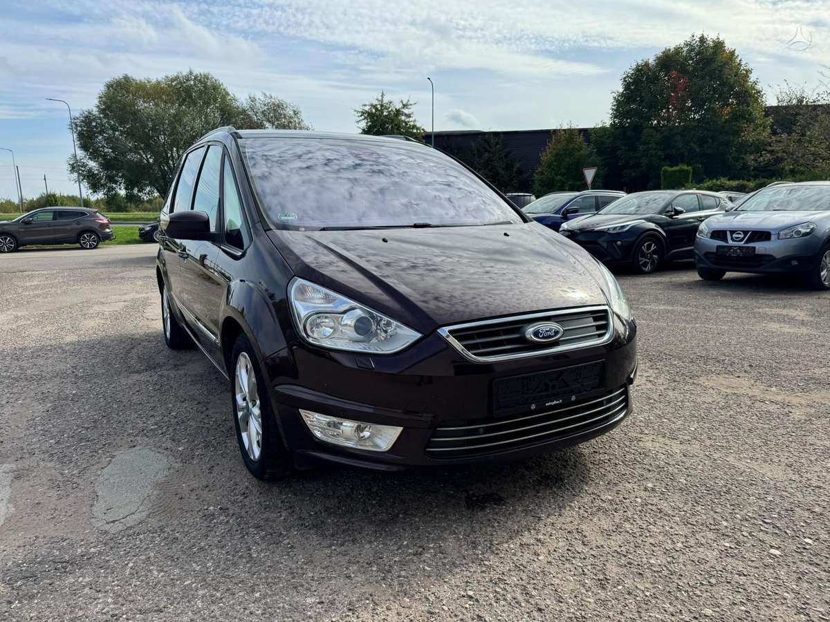 Ford Galaxy 2011 — салон