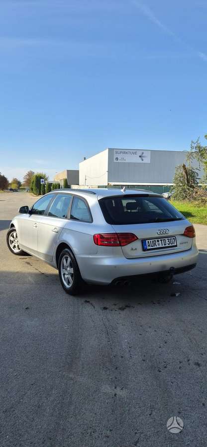 Audi A4 2008 — салон