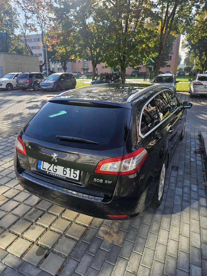 Peugeot 508 2011 — interior