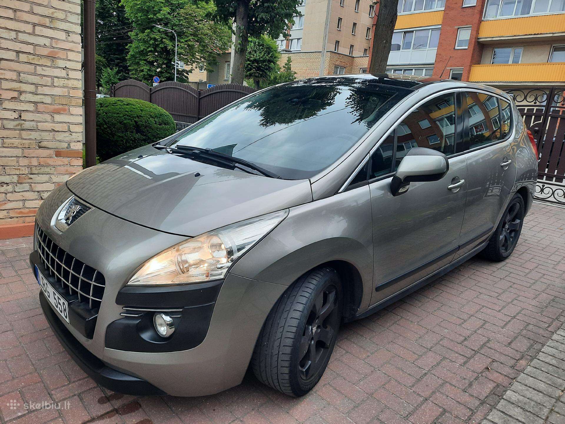 Peugeot 3008 2010 — rear view