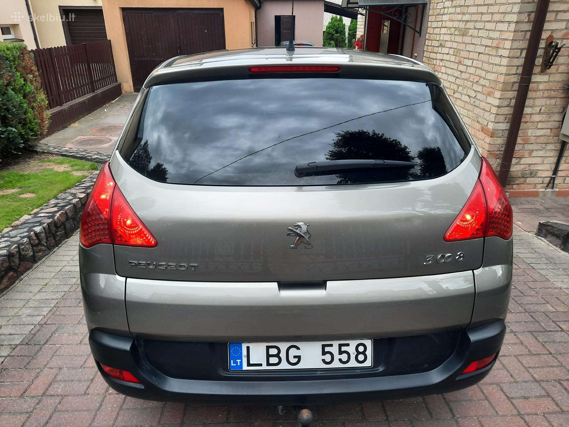Peugeot 3008 2010 — interior