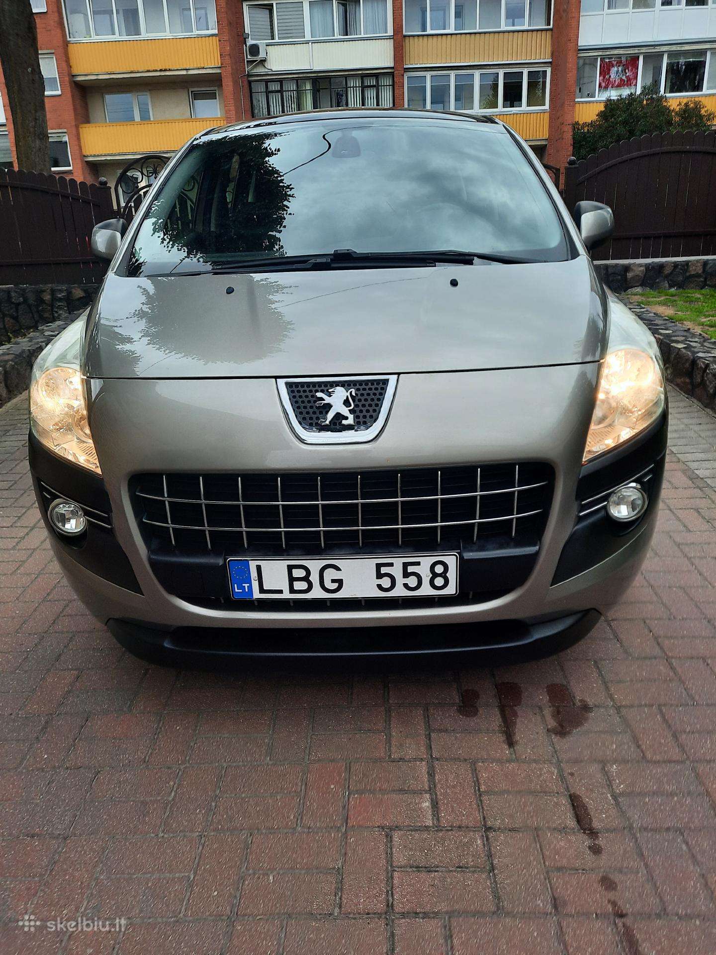 Peugeot 3008 2010 — engine 1600 cm³, 109 HP (80kW)